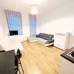 Cozy Apartment- 5 Minutes To Danube River